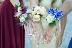 How to Make a Corsage in 5 Easy Steps - Cascade Floral Wholesale