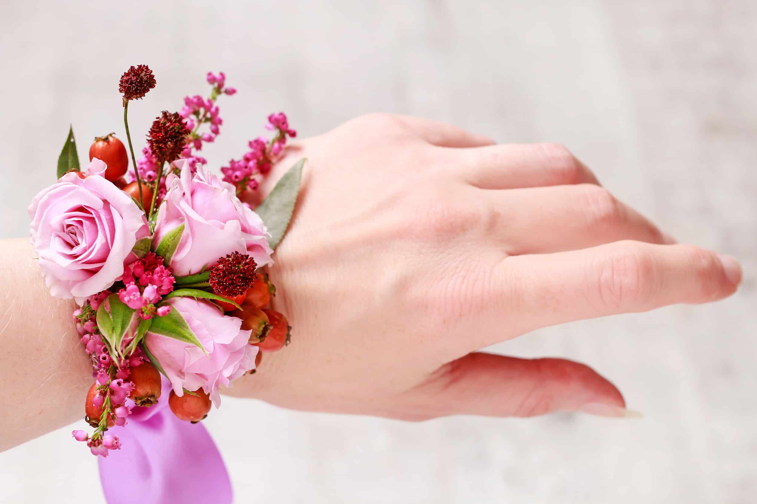 Dry Flower Natural Wrist Corsages, Baby's Breath Corsage Bracelet, Dry  Flowers Bracelet, Handmade Bridesmaid Wrist Corsages, Mother Bracelet 